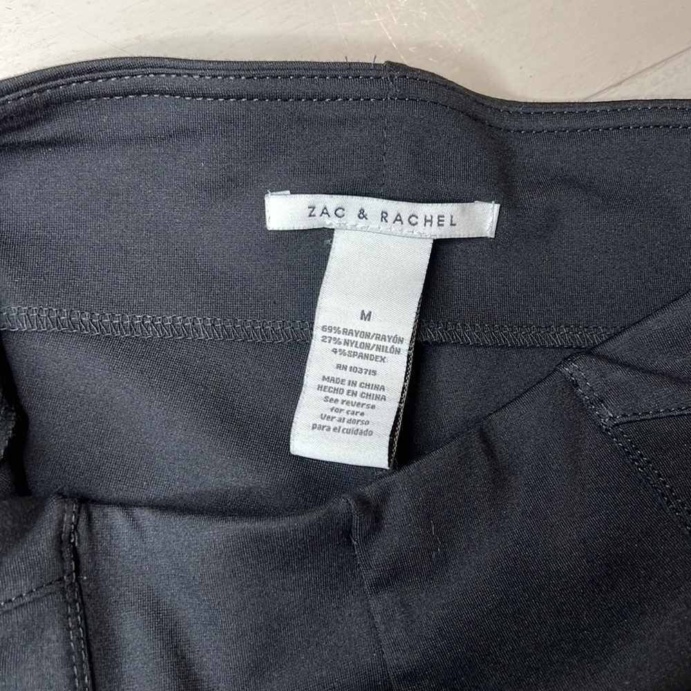 NWT - Zac & Rachel Figure Defining Leggings - Size Medium - Picture 4 of 5